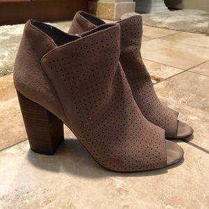 Jessica Simpson Taupe Booties